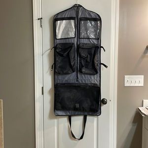 Thirty One garment bag